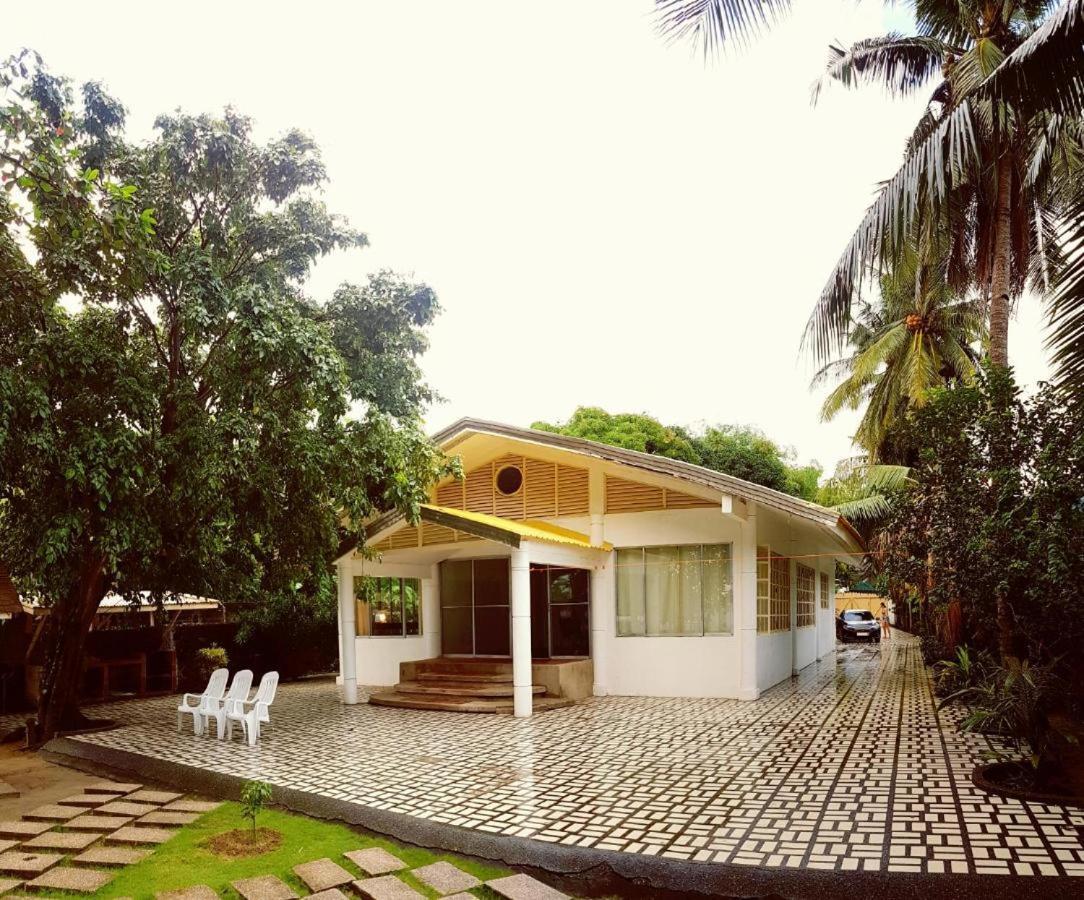 White House, Batangas Villa Lian Exterior photo